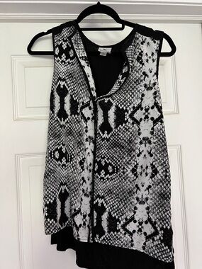 Worthington Black & White Snake-Print Sleeveless Blouse